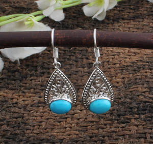 Pendientes Colgantes de Plata de Ley 925 con Circonita y Acabado Oxidado, Diseño de Lujo, Regalo para Fiestas - Product Image 5