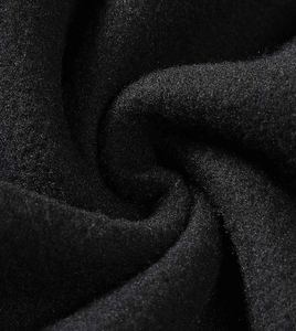 Sweat à capuche imprimé sérigraphié de qualité supérieure pour homme, coupe oversize, en molleton de coton noir, avec impression personnalisée sur le devant, manches classiques, 420 grammes, effet délavé - Product Image 4