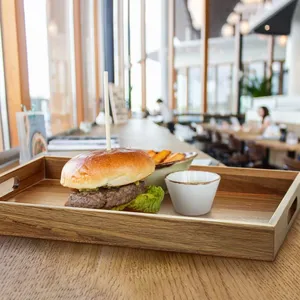 Plateau de service en bois rectangulaire au design minimaliste, finition polie, passe au lave-vaisselle, grande capacité pour le rangement des boissons et des aliments - Product Image 5
