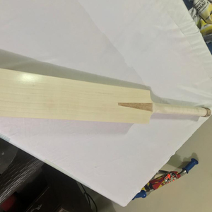 Bate de críquet de alta calidad, hecho a mano con el mejor material, marca Plain English Willow Hardball, con embalaje premium. - Product Image 3