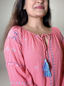 Blusa Casual de Algodón Blanco con Bordado de Organza, Cuello Cruzado, Manga Corta, Hilo Azul y Borlas, para Otoño, Primavera y Verano - Product Image 6