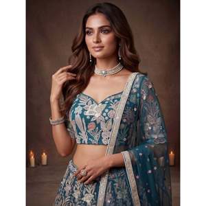 Conjunto de Lehenga Choli de Talla Grande para Mujer con Encantadores Lentejuelas Azules y Malla - Product Image 2