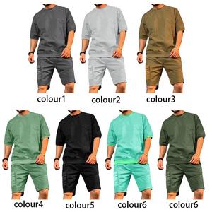 Conjunto Casual de Dos Piezas de Camiseta de Manga Corta y Pantalones Cortos, Conjunto de Camiseta y Pantalones Cortos Lisos con Logotipo Personalizado para Hombre, Chándal Masculino con Múltiples Bolsillos - Product Image 3