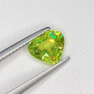 Esferoita Verde Natural con Corte Corazón, Gema Suelta para Joyería Fina, Piedra de Colección y Regalo - Product Image 2