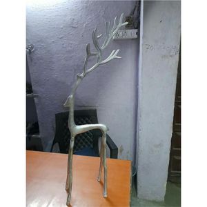 Sculpture Moderne Abstraite en Métal Cerf Finition Argentée Décoration Maison Figurine de Table Statue Animale de Luxe Ornement Salon Hôtel - Product Image 1