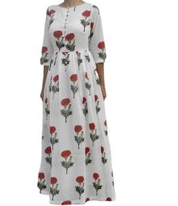 Robe Maxi décontractée boutonnée sur le devant Mogra rouge pour femmes robe en coton à col fermé pour femmes du fabricant et exportateur indien - Product Image 1