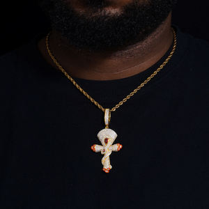 Collar con Colgante de Cruz Iced Out, Chapado en Plata, Aleación, Joyería Hip Hop para Hombre, Amuleto Cristiano Temático, Cristal y Diamantes de Imitación - Product Image 2