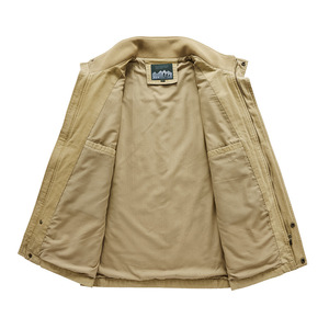 เสื้อแจ็คเก็ตบอมเบอร์ผู้ชายสีเขียวลำลองสำหรับฤดูใบไม้ร่วง ระบายอากาศได้ดี กันลม ผลิตจากผ้าฝ้าย มีซิป คอตั้ง พร้อมโลโก้แบรนด์ตามสั่ง - Product Image 5