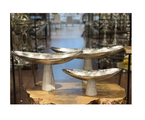 Ensemble de trois bols à chocolat au design fabuleux, en aluminium, couleur or et noir, de différentes tailles - Product Image 6