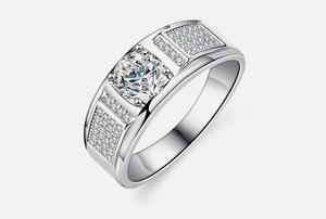 Bague de Fiançailles et de Mariage Unisexe de Luxe en Argent Sterling 925 Plaqué Or 18K avec Moissanite Taille Brillant et Sertissage à Griffes - Product Image 2