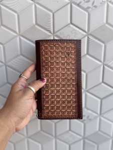 Cartera Larga de Cuero Genuino Hecha a Mano para Hombre, con Grabado Artesanal, en Oferta, Elegante y Moderna, Color Marrón, Porta Dinero, Regalo para Él - Product Image 4