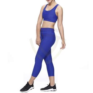 Ensemble de yoga respirant et à séchage rapide pour femme, couleur unie, avec logo personnalisé – Soutien-gorge et legging personnalisés à séchage rapide pour femme - Product Image 1