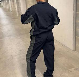 Conjunto de chándal cortavientos personalizado de dos piezas con chaqueta con cremallera y pantalón de nailon para hombre - Product Image 2