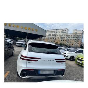 Genesis GV70 2.5T essence 2024, transmission intégrale, 34 770 km, conduite à gauche, boîte automatique, sièges en cuir, caméra de recul - Product Image 4