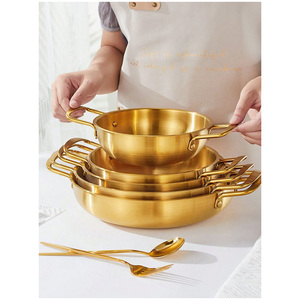 Casserole de service en acier inoxydable avec accents dorés de qualité supérieure et couvercle à maintien de la chaleur - Product Image 2