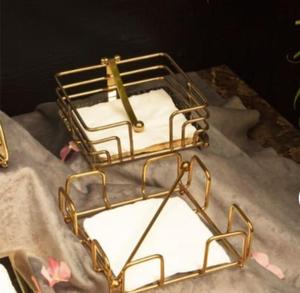 Porte-serviettes en métal doré moderne pour utilisation sur table - Product Image 3