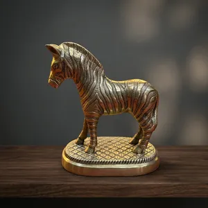 Sculpture décorative en métal de cheval avec finition or antique, motif zèbre gravé complexe, figurine animale artistique pour un intérieur de luxe - Product Image 5