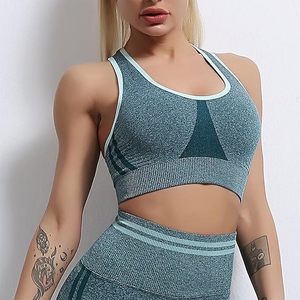 Leggings de sport côtelés sans couture pour femmes avec soutien-gorge de sport à maintien moyen, ensemble assorti pour le yoga et la remise en forme - Product Image 1