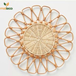 Sets de table Sets de table durables et écologiques Sets de table en rotin à entretien facile Sets de table en rotin de 13 pouces avec ronds de serviette - Product Image 1