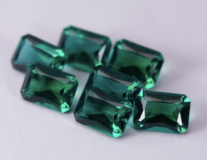พลอยแซมเบียสีเขียวมรกตคุณภาพสูง รูปทรงแปดเหลี่ยม/สี่เหลี่ยมผืนผ้า แบบเจียระไนขั้นบันได ผลิตด้วยวิธีไฮโดรเทอร์มอล สำหรับทำเครื่องประดับ ได้รับการรับรอง - Product Image 1