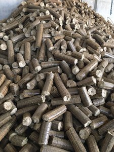 Briquettes de bois compressées de qualité supérieure, blocs de combustible pour le chauffage, prix avantageux - Product Image 3