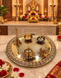 Ensemble de thali de prière en métal de luxe avec finition dorée ornée, plateau de prière rond gravé, porte-diya décoratif, porte-encens, bols à kumkum - Product Image 4