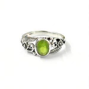 2.8 Grams Fine <b>Peridot</b> <b>Ring</b> - Product Image 2