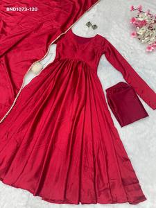 Nuevo conjunto de Kurti-Pant-Dupatta Anarkali rojo con seda Chinon y diseño sólido y preconfeccionado, a precio mayorista, de proveedor de Surat. - Product Image 6