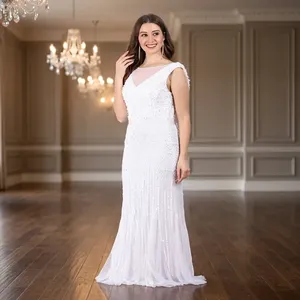 Robe de soirée blanche à sequins et perles, col en V, longueur florale, sans manches, avec soutien-gorge intégré - Product Image 1