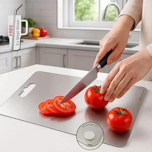 Tabla de Cortar de Acero Inoxidable de Grado Alimenticio con Mango Ergonómico Antideslizante para Carne y Verduras - Product Image 2