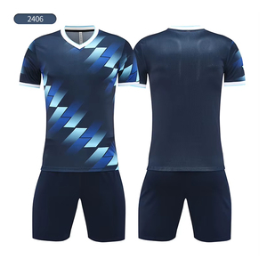 Conjunto de Uniforme de Fútbol con Camiseta y Pantalones Cortos a Rayas, 100% Poliéster, Transpirable y de Secado Rápido - Product Image 6