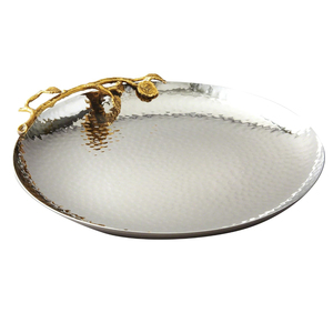 Plateau décoratif rectangulaire en métal à finition martelée, avec un design unique en feuille d'or, fabriqué à la main, pour servir les aliments - Product Image 3