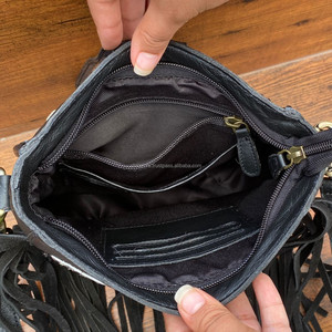 Sac à bandoulière en cuir véritable repoussé vintage personnalisé, sacs à main de luxe à franges en cuir de vache avec rabat pour femmes - Product Image 6