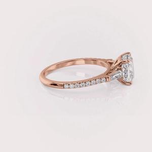 Bague de fiançailles en diamant de laboratoire certifié IGI, taille coussin, or blanc/rose et or jaune 14 carats, avec accent baguette, bague de mariage - Product Image 3