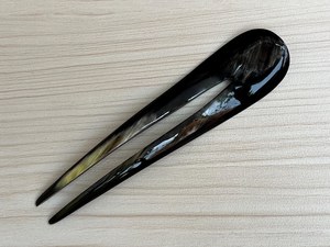 Fourche à cheveux artisanale en corne de buffle, forme naturelle, polie, imitation antique, durable, pour la maison, le bureau ou les soirées - Product Image 5
