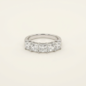 AMBER JEWELS T-20 Anillo de Cóctel Clásico Unisex de Oro Sólido de 14K con Diamantes Cultivados en Laboratorio, Chapado en Oro de 14K, Certificado IGI, Corte de Diamante en Canal - Product Image 4