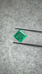 Émeraude naturelle zambienne 0,68 ct, taille octogonale carrée, pierre précieuse verte facettée, pour bague sur mesure, pendentif, bijoux fins - Product Image 4