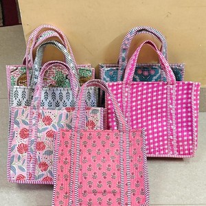 กระเป๋าโท้ทผ้าฝ้ายลายควิลท์ขนาดเล็ก พิมพ์ลายด้วยมือ กลับด้านได้ กระเป๋าโท้ทสีส้มชมพูขนาดใหญ่ ทำด้วยมือ กระเป๋าสะพายสำหรับเดินทาง - Product Image 1