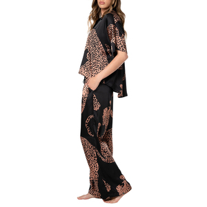 Ensemble de pyjama d'été sexy 2 pièces en satin imprimé uni brodé à la machine pour femme, doux comme de la soie, avec cordon de serrage, vente en gros OEM personnalisée - Product Image 3