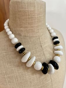 Unique Handmade Resin Pendant <b>Necklace</b>, Trendy Colorful Fashion Jewelry for Women, Lightweight <b>Statement</b> <b>Necklace</b> for Party - Product Image 2