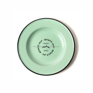 Assiettes en émail métallique avec bord rouge Pantone, tailles personnalisées, assiettes à snacks et desserts réutilisables, assiettes et plats de qualité supérieure, adaptés à l'utilisation en café. - Product Image 3