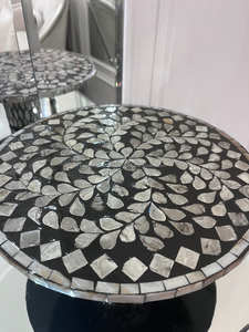 Mesa de centro moderna con incrustaciones de madreperla para ocasiones especiales Mesa de acento elegante hecha a mano para bautizos y celebraciones - Product Image 2