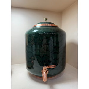 Distributeur d'eau artisanal en cuivre pur avec finition vert émeraude, pot Matka pour la maison et le bureau, design écologique - Product Image 1
