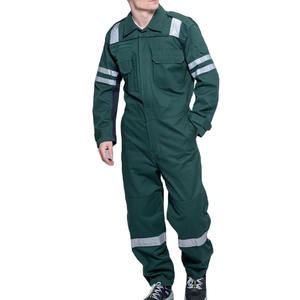 Traje de seguridad duradero diseñado para entornos exigentes. Ofrece protección, comodidad y flexibilidad para el uso diario en la industria y el trabajo. - Product Image 1