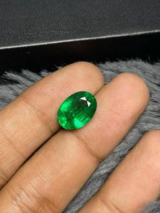 Pierre précieuse naturelle vert émeraude, taille ovale, origine ZM, pour la fabrication de bijoux - Product Image 1