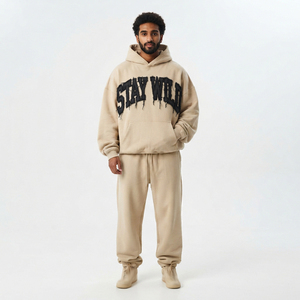 Survêtement deux pièces ample pour homme avec broderie personnalisée effet vieilli, en molleton 100% polyester, coupe oversize, avec cordon de serrage à la taille - Product Image 6