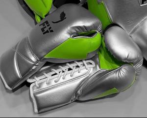 Equipo de Boxeo de Primera Calidad en Oferta, Nuevo Conjunto de Boxeo Silver Green Fly, Equipo de Boxeo Muay Thai con Cordones en Todos los Colores, 100% Cuero Vacuno - Product Image 5
