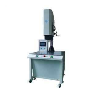Machine <span class=keywords><strong>de</strong></span> soudage plastique par ultrasons avec générateur ultrasonique numérique pour feutres filtrants liquides en PP, PE, nylon et anneaux plastiques - Product Image 2