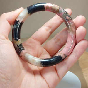 Pulseras de Madera y Resina Hechas a Mano de Diseño Exclusivo y Alta Calidad, Precio Personalizado en Pulseras Redondas Hechas a Mano - Product Image 1