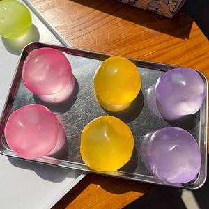 Pelota Antiestrés de Plástico Rellena de Aceite de Coco de la Serie Luz de Luna Blanca - Product Image 5